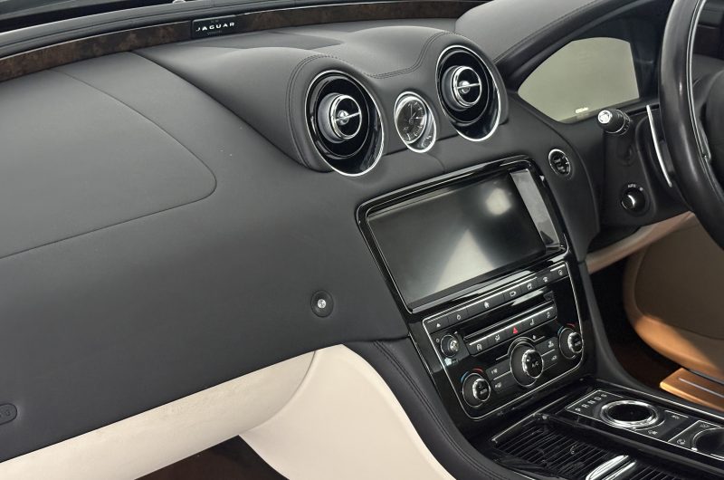 Interior 7