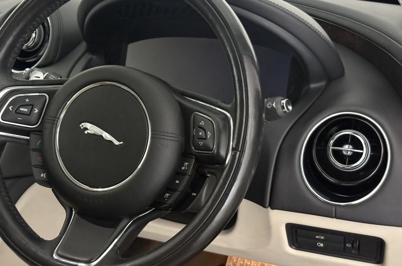Interior 4