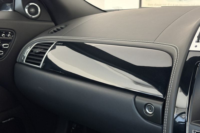Interior 19