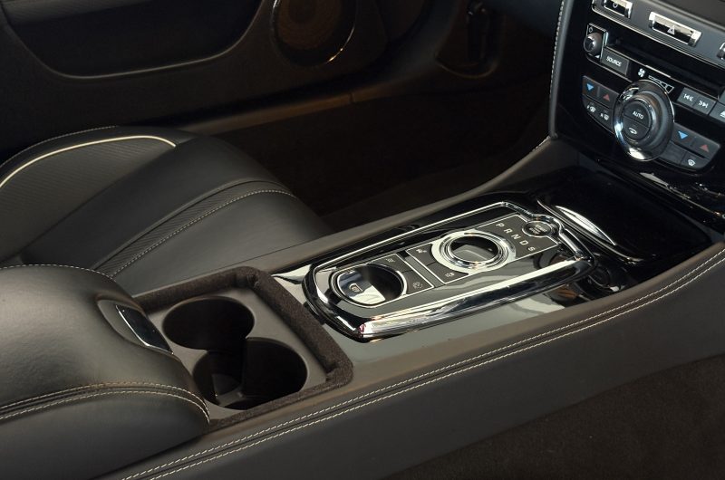 Interior 15