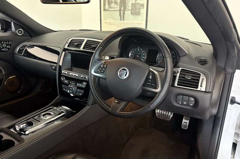 Interior 7