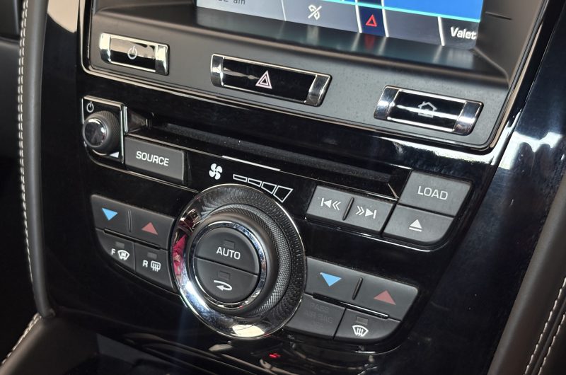 Interior 16