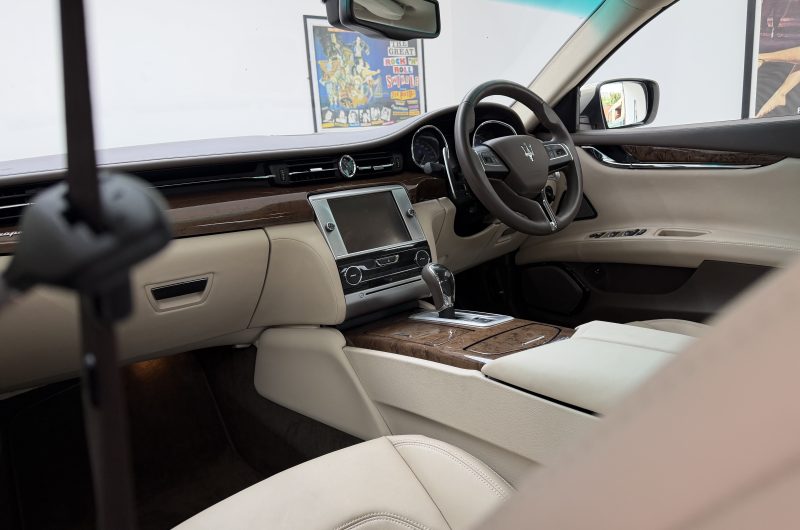 Interior 11