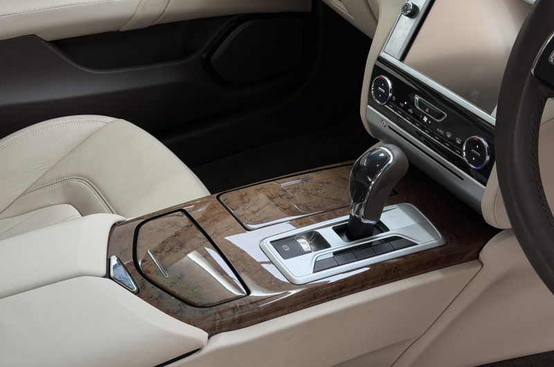 Interior 18