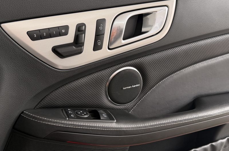Interior 6