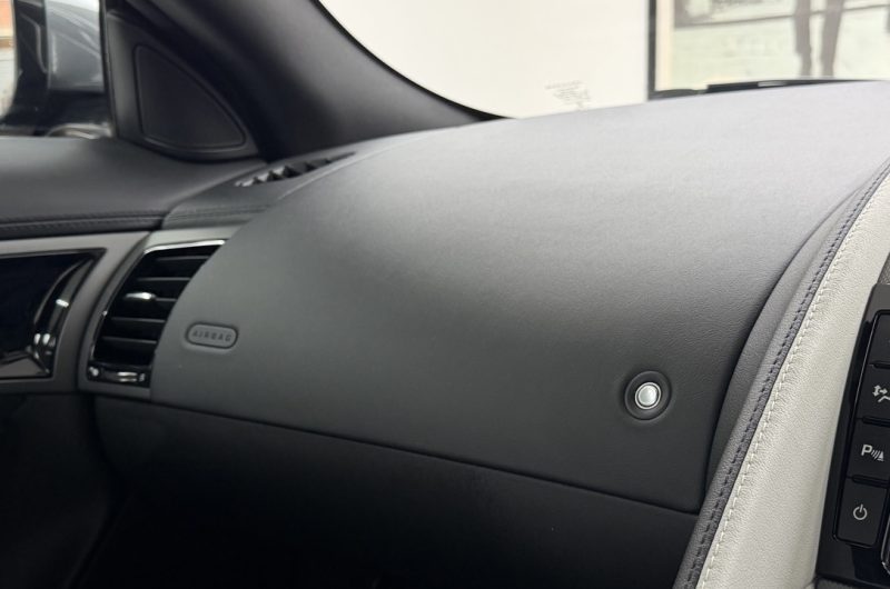 Interior 8