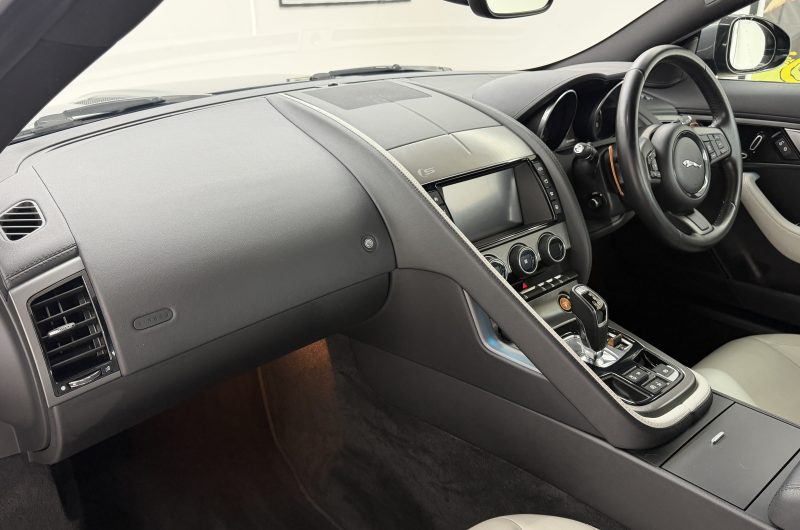 Interior 6