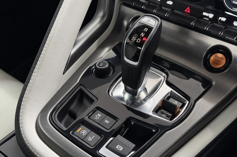 Interior 9