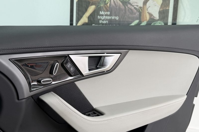 Interior 14