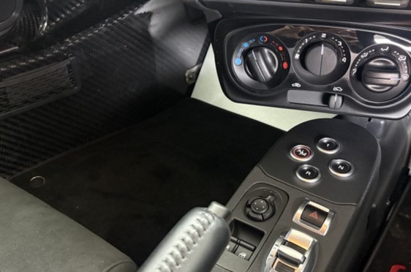 Interior 4