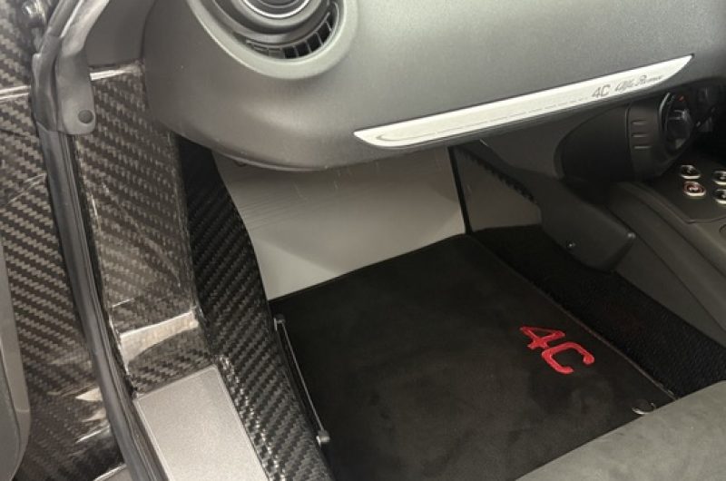 Interior 8