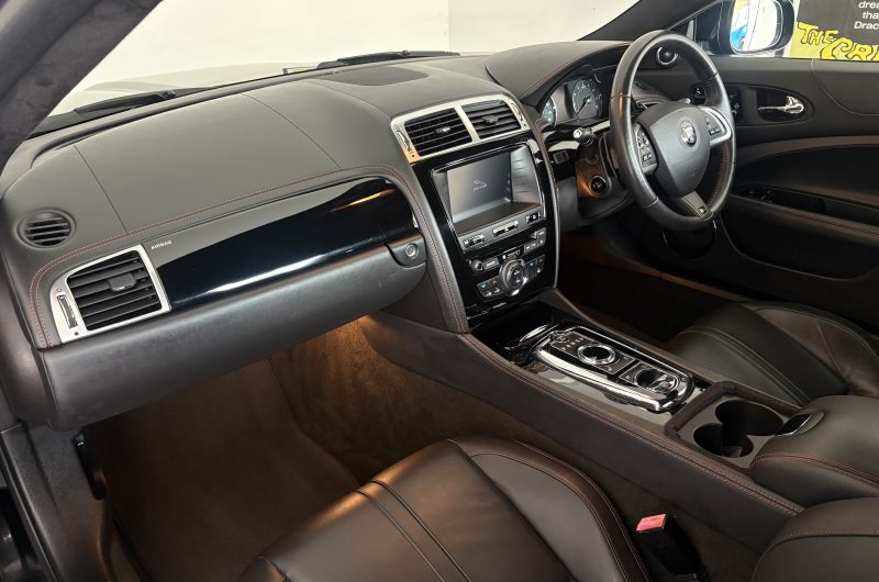 Interior 10