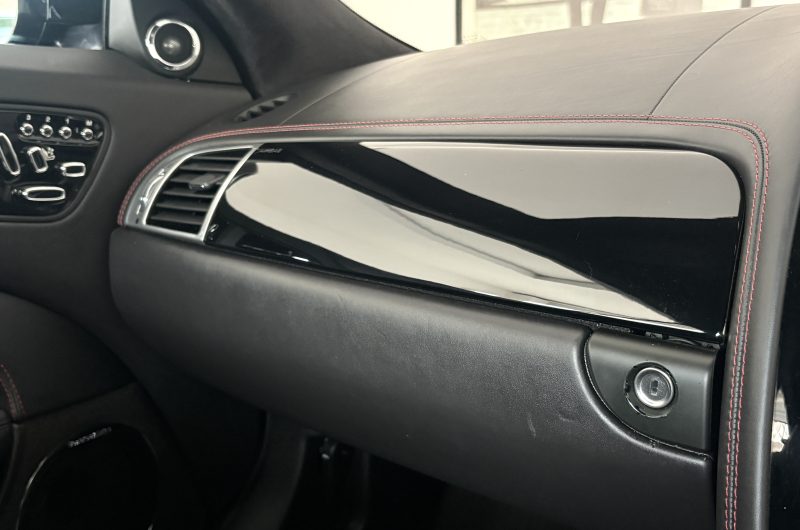 Interior 7