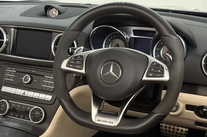 Interior 6