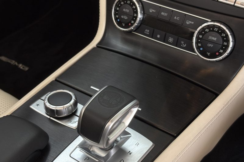Interior 10